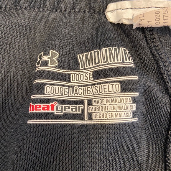 Youth girls under armour shorts girls medium - Picture 3 of 6